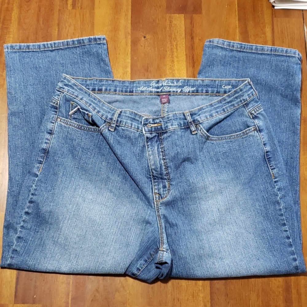 Denim capris Gloria Vanderbilt slimming effect